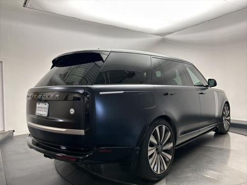 2024 Land Rover Range Rover P615 SV