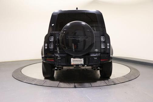 2022 Land Rover Defender 110 V8