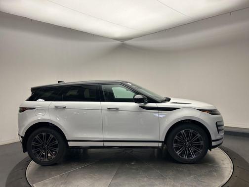 2026 Land Rover Range Rover Evoque Dynamic SE