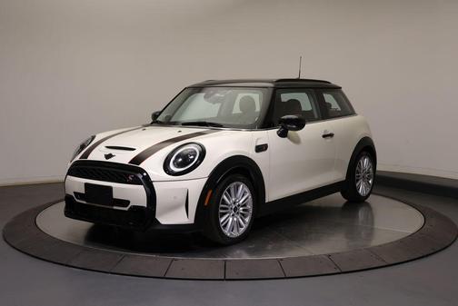 Pepper White 2023 MINI Hardtop Cooper S