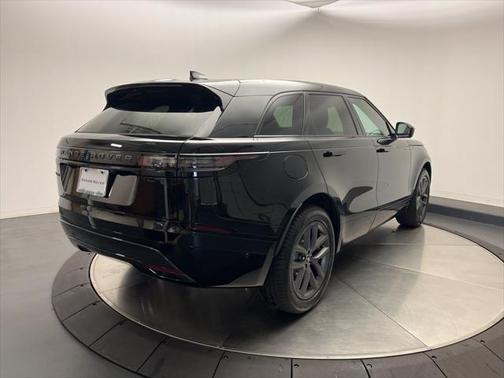2026 Land Rover Range Rover Velar P250 SE R-Dynamic