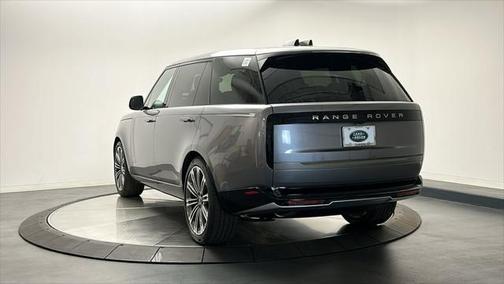 2025 Land Rover Range Rover P400 SE 7 Seat