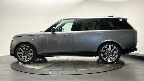 2025 Land Rover Range Rover P400 SE 7 Seat