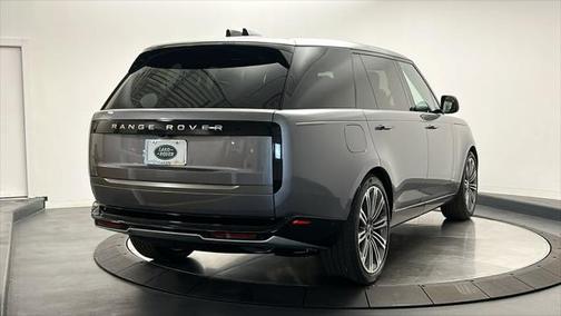 2025 Land Rover Range Rover P400 SE 7 Seat
