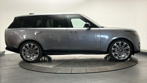 2025 Land Rover Range Rover P400 SE 7 Seat
