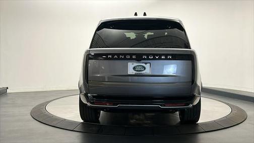 2025 Land Rover Range Rover P400 SE 7 Seat