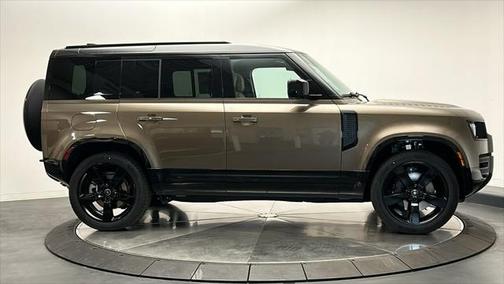 2025 Land Rover Defender 110 P400 X-Dynamic SE
