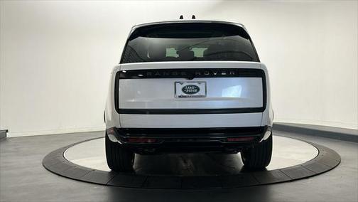 2025 Land Rover Range Rover P530 SE 7 Seat