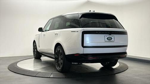 2025 Land Rover Range Rover P530 SE 7 Seat