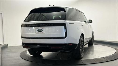 2025 Land Rover Range Rover P530 SE 7 Seat