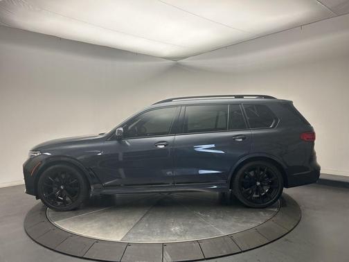 2021 BMW X7 M50i