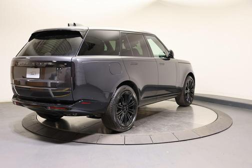 2026 Land Rover Range Rover P530 SE