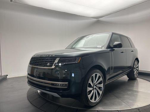 2025 Land Rover Range Rover P530 SE