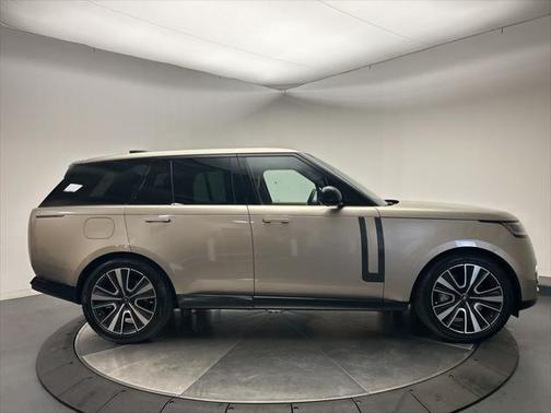 2025 Land Rover Range Rover P530 SE