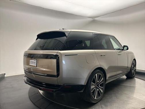 2025 Land Rover Range Rover P530 SE