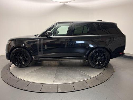 2025 Land Rover Range Rover P530 SE