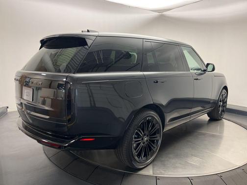 2025 Land Rover Range Rover P530 SE 7 Seat
