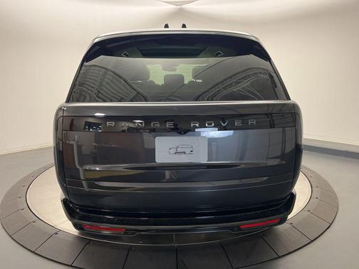 2025 Land Rover Range Rover P530 SE 7 Seat
