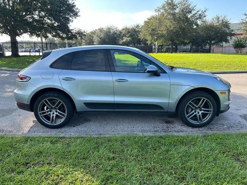 2020 Porsche Macan Base