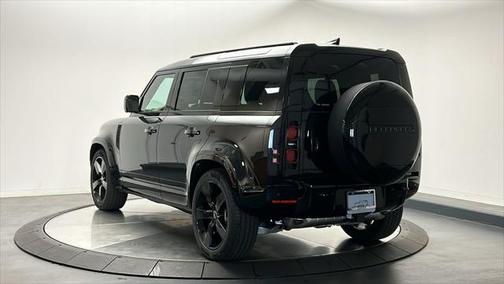 2025 Land Rover Defender 110 P400 X-Dynamic SE