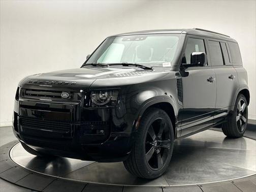 2025 Land Rover Defender 110 P400 X-Dynamic SE