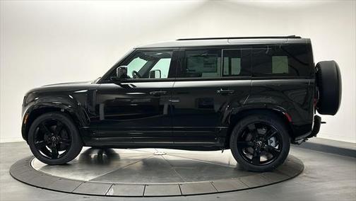 2025 Land Rover Defender 110 P400 X-Dynamic SE