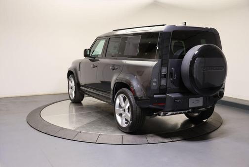 Carpathian Grey Prem Met 2026 Land Rover Defender P400 X-Dynamic SE