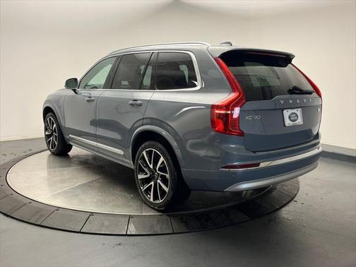 2022 Volvo XC90 Recharge Plug-In Hybrid T8 Inscription Expression 6 Passenger