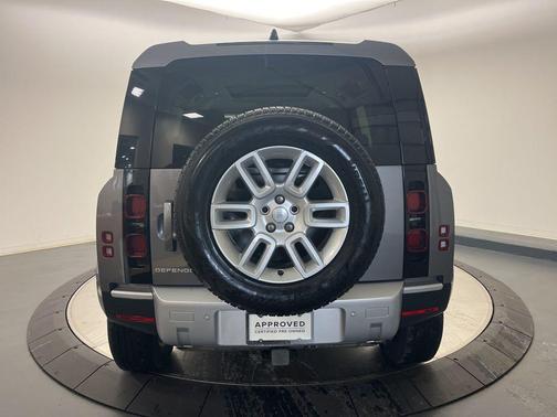 2024 Land Rover Defender 110 P300