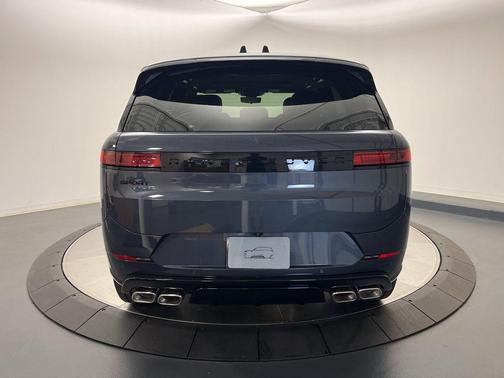 2025 Land Rover Range Rover Sport SE