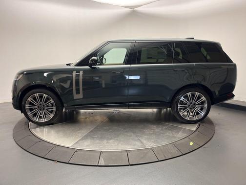 2025 Land Rover Range Rover P530 SE 7 Seat