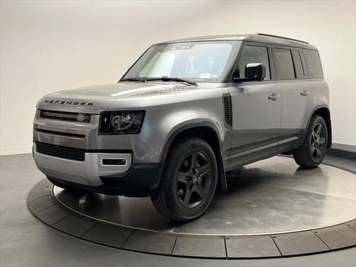 2022 Land Rover Defender 110 SE