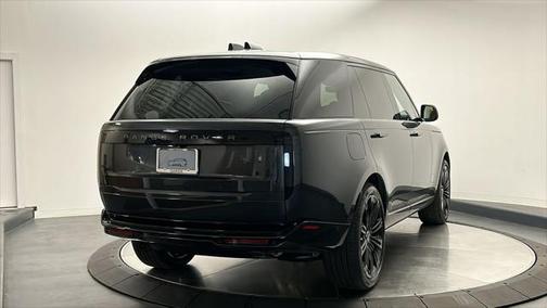 2025 Land Rover Range Rover P530 SE 7 Seat