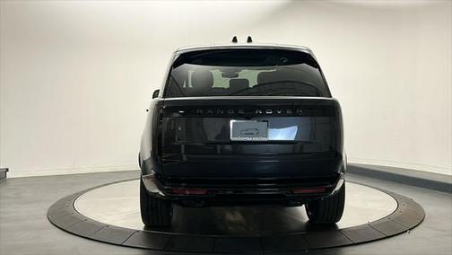 2025 Land Rover Range Rover P530 SE 7 Seat