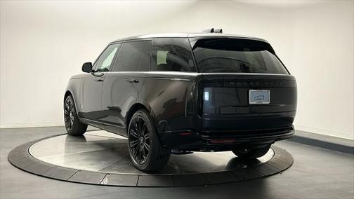 2025 Land Rover Range Rover P530 SE 7 Seat