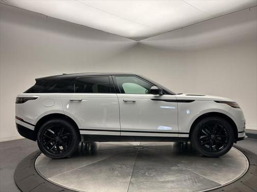 2026 Land Rover Range Rover Velar P250 SE R-Dynamic