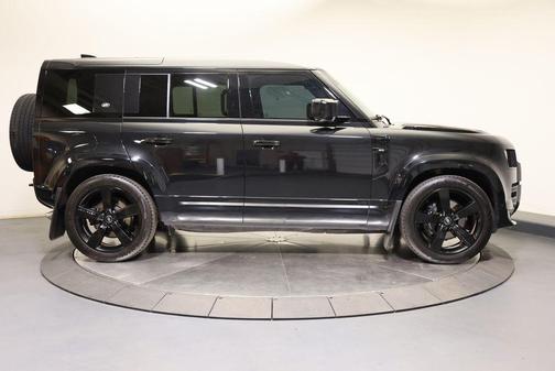 Santorini Black Metallic 2024 Land Rover Defender 110 V8