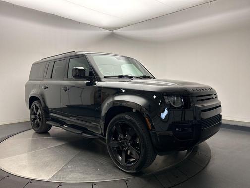 2026 Land Rover Defender V8