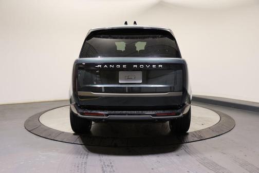 2026 Land Rover Range Rover P530 SE 7 Seat