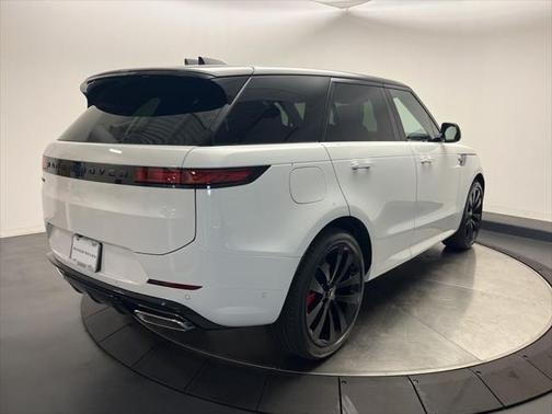 2025 Land Rover Range Rover Sport SE