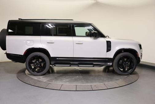 Borasco Grey Metallic 2026 Land Rover Defender P400 X-Dynamic SE