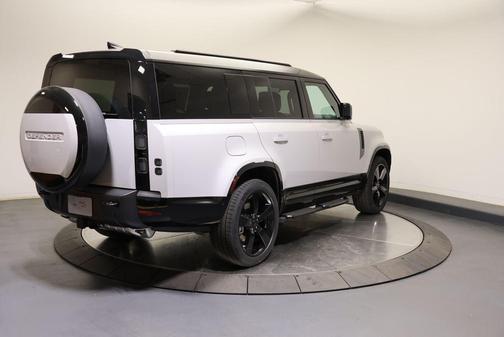 Borasco Grey Metallic 2026 Land Rover Defender P400 X-Dynamic SE