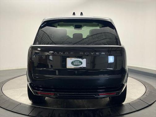 2025 Land Rover Range Rover P530 SE