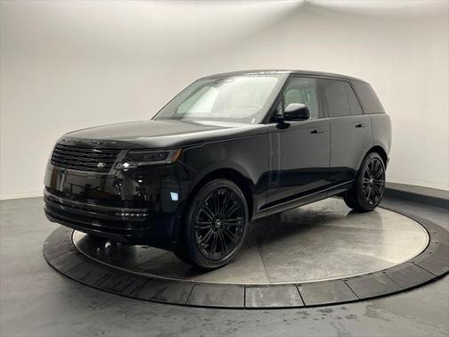 2025 Land Rover Range Rover P530 SE