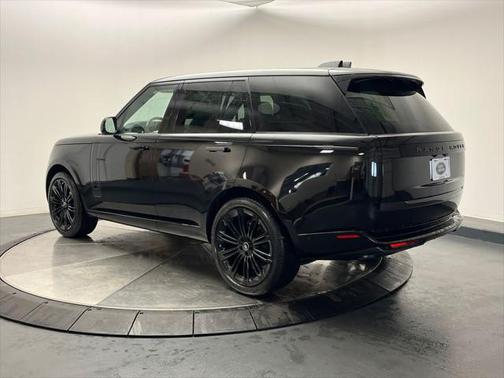 2025 Land Rover Range Rover P530 SE