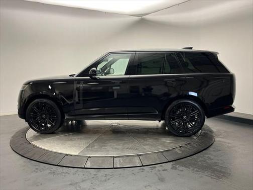 2025 Land Rover Range Rover P530 SE