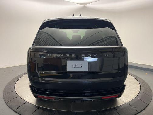 2025 Land Rover Range Rover P530 SE