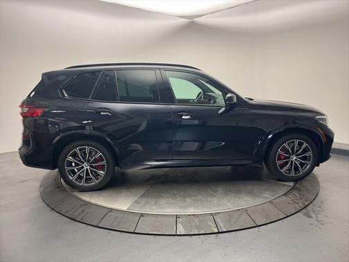 2022 BMW X5 M50i