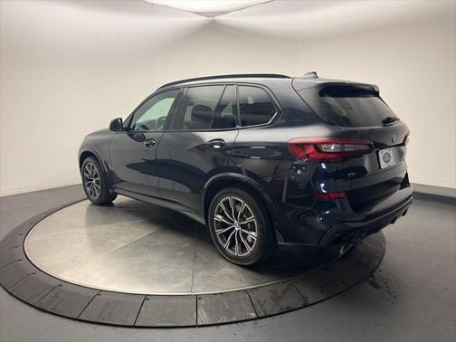 2022 BMW X5 M50i