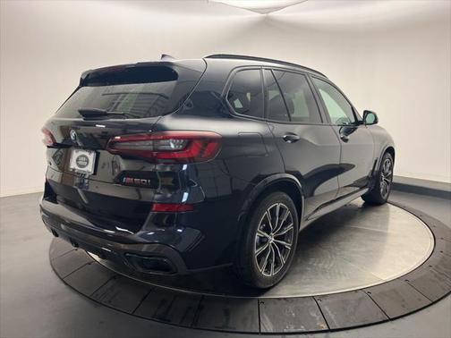 2022 BMW X5 M50i